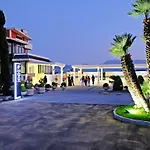 Nelton מלון 3*
