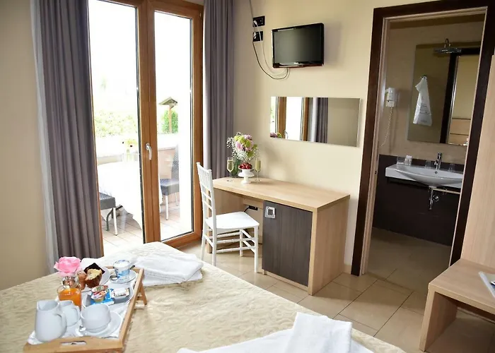 Otel Nelton 3*